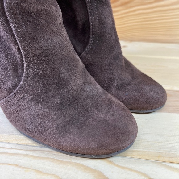 COPY - Tory Burch Adrienne Ankle Boots 7M Booties Brown Suede Leather Wedge Zip… - Picture 4 of 16
